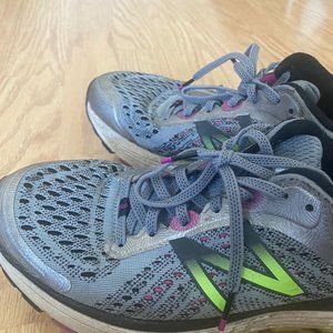 New Balance 1260v7 Womens US 9 EE Running Shoes Pink Gray